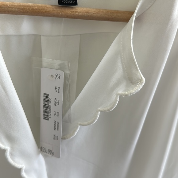 Women’s J. Crew Button Down - Picture 4 of 4